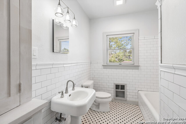 331 W Elsmere Pl Property Photo 21