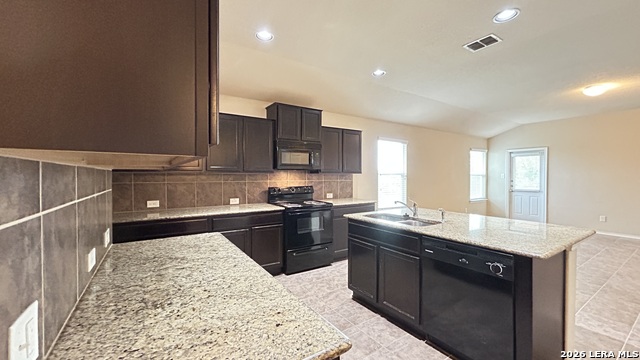2127 Emerald Edge Property Photo 13