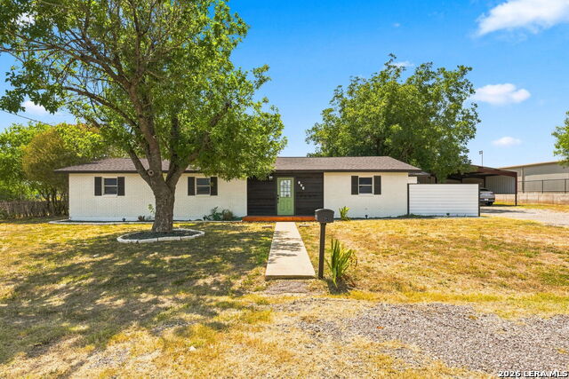 208 S State Highway 16 Property Photo 1