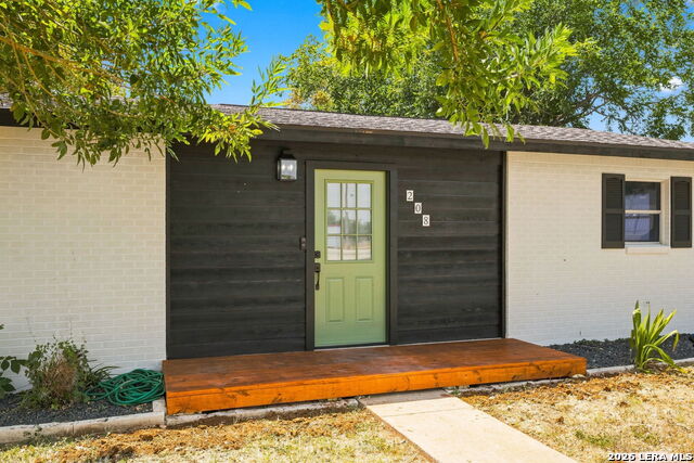 208 S State Highway 16 Property Photo 3