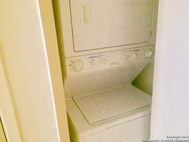 7834 Broadway Property Photo 6