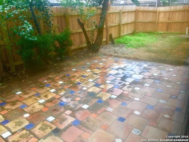 7834 Broadway Property Photo 9
