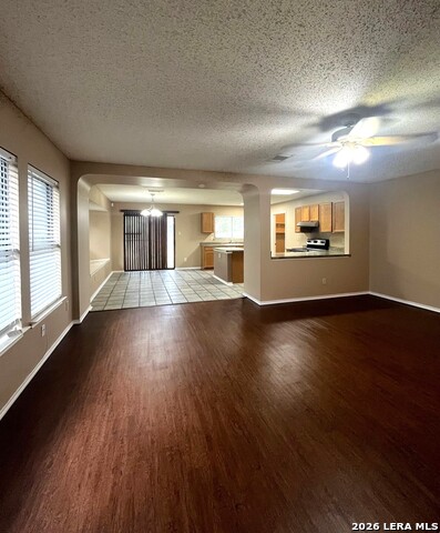 15838 Colton Wl Property Photo 4