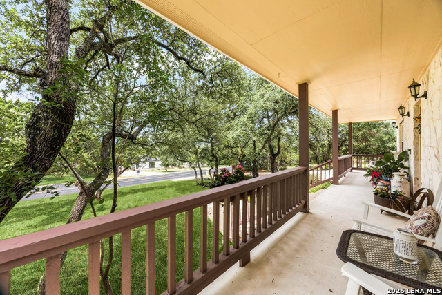 606 Misty Water Ln Property Photo 6