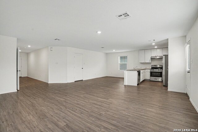 5438 Daphne Path Property Photo 3