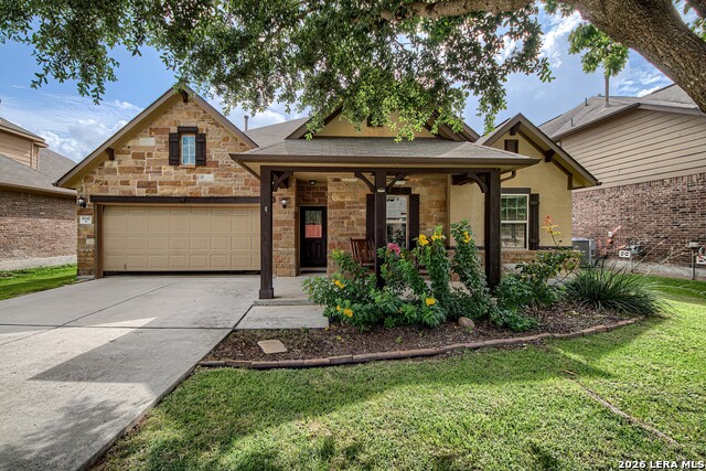 2047 Pecan Bend Property Photo 1