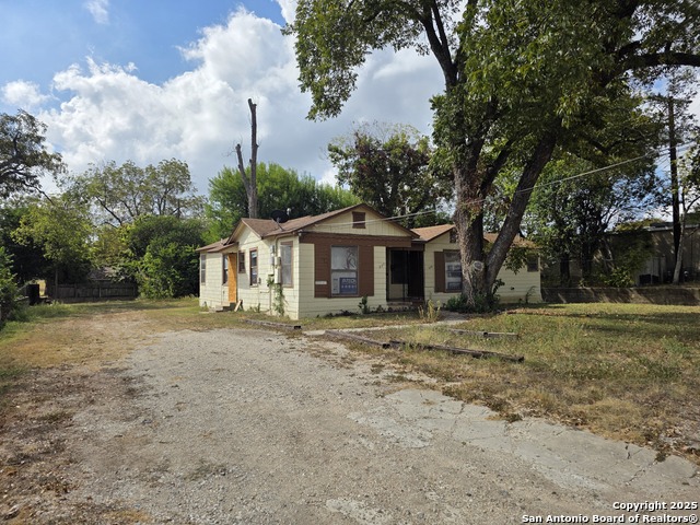 330 Montclair Property Photo 4