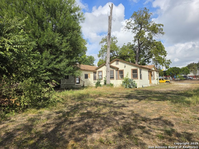330 Montclair Property Photo 7