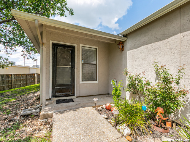 8709 Stream Cir Property Photo 3