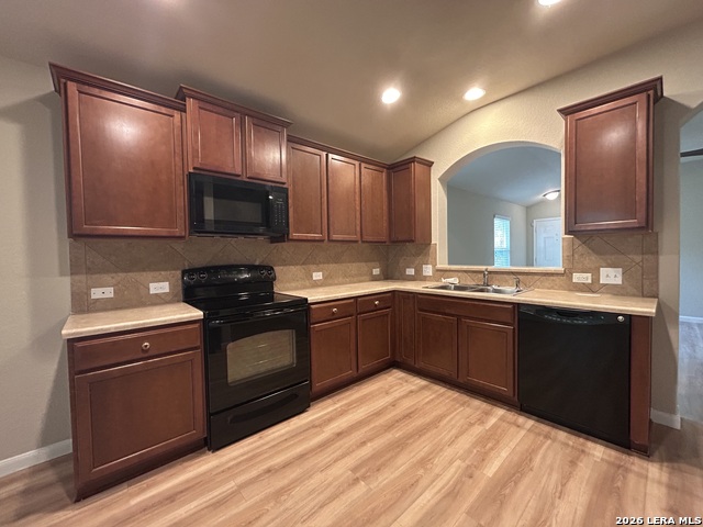 2125 Hazelwood Property Photo 8