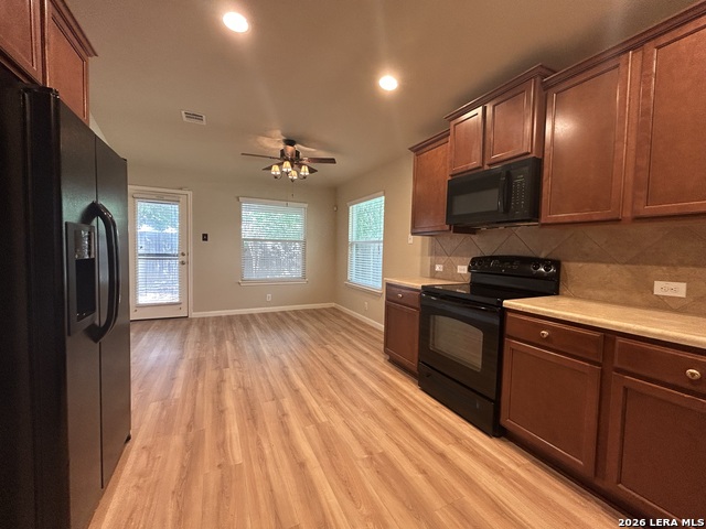 2125 Hazelwood Property Photo 9