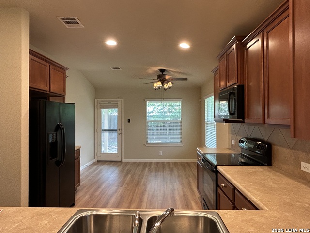 2125 Hazelwood Property Photo 10