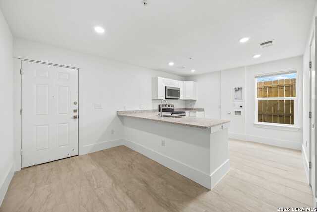 138 Ware Blvd Property Photo 4
