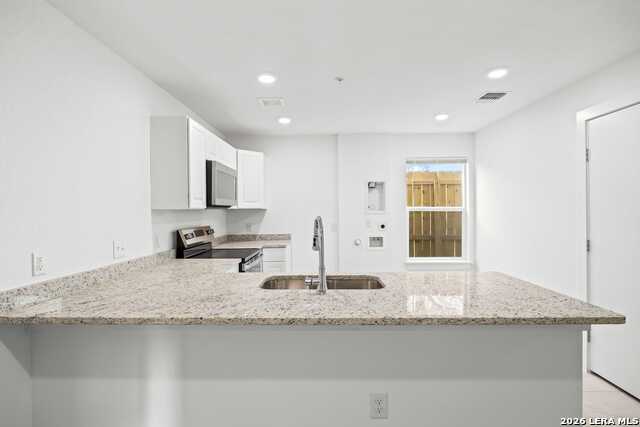 138 Ware Blvd Property Photo 5