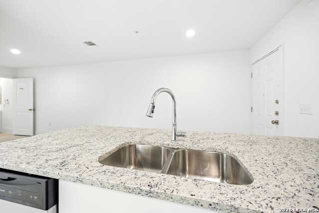 138 Ware Blvd Property Photo 9