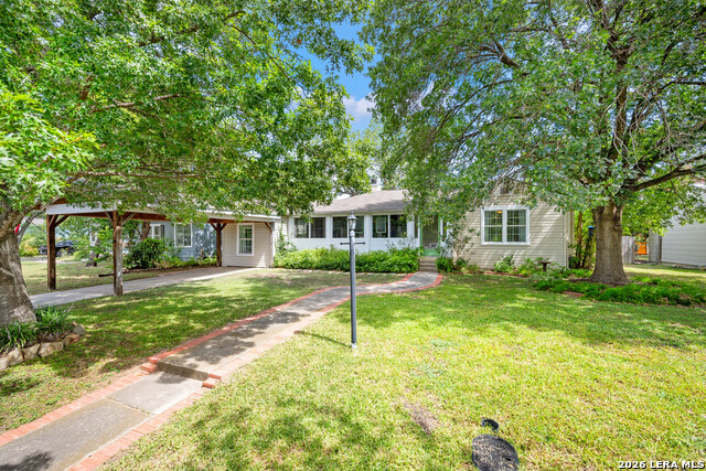 131 LARCHMONT DR