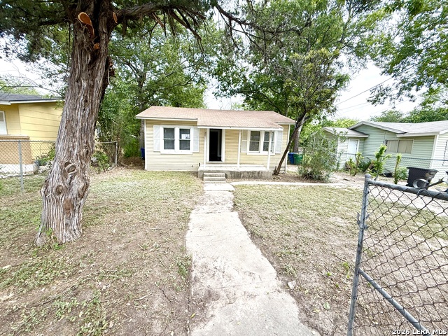 515 Lincolnshire Dr Property Photo 2