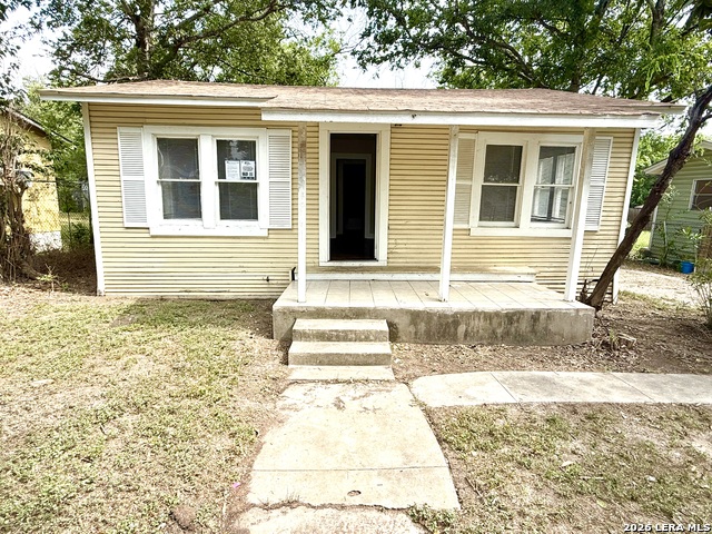515 Lincolnshire Dr Property Photo 3