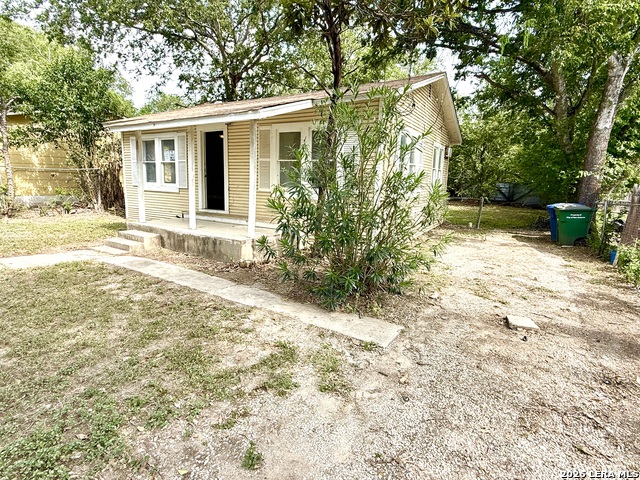 515 Lincolnshire Dr Property Photo 4