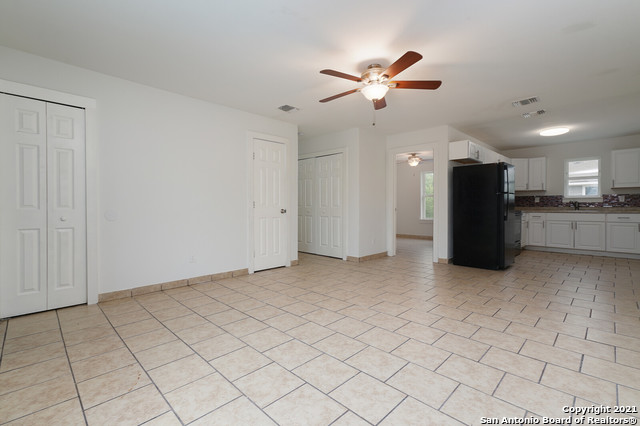 302 Cooper St Property Photo 5