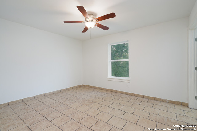 302 Cooper St Property Photo 9