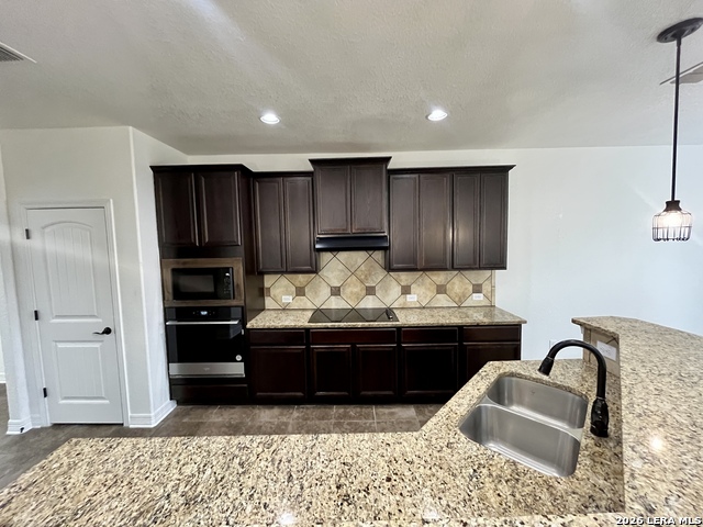 13724 Altamirano Property Photo 9