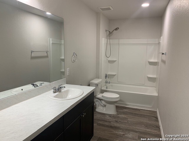 8714 Segura Way Property Photo 7