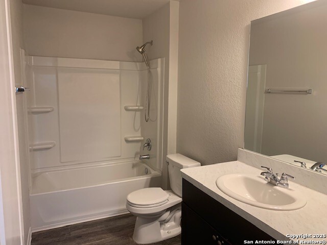 8714 Segura Way Property Photo 9