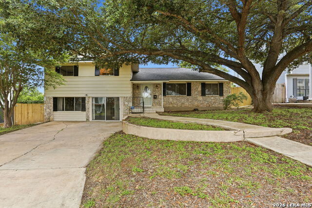 3906 Killarney Dr Property Photo 1