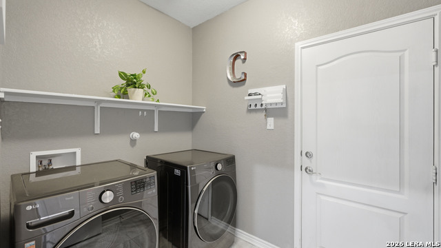 2070 Shire Meadows Property Photo 24