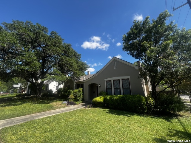 134 W AGARITA AVE Property Photo 1
