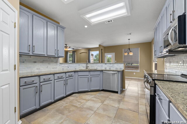 8230 Piney Wood Run Property Photo 3