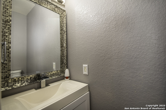 6527 Ithaca Falls Property Photo 16
