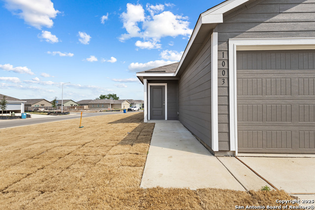 1003 Beck Terrace Property Photo 5