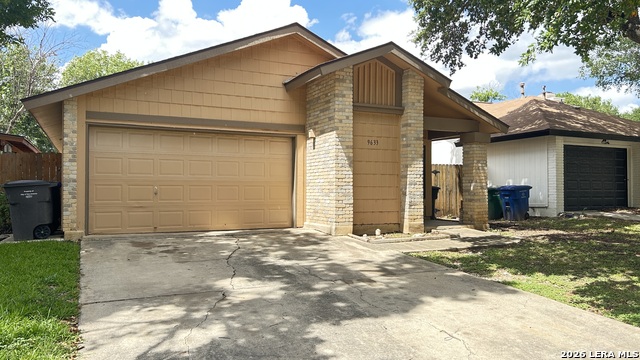 9633 IVY BEND ST Property Photo 1
