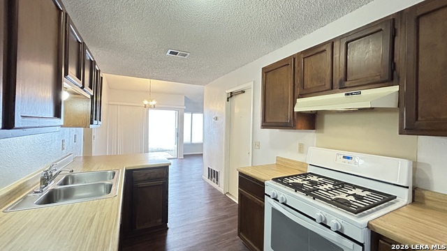 9633 Ivy Bend St Property Photo 11