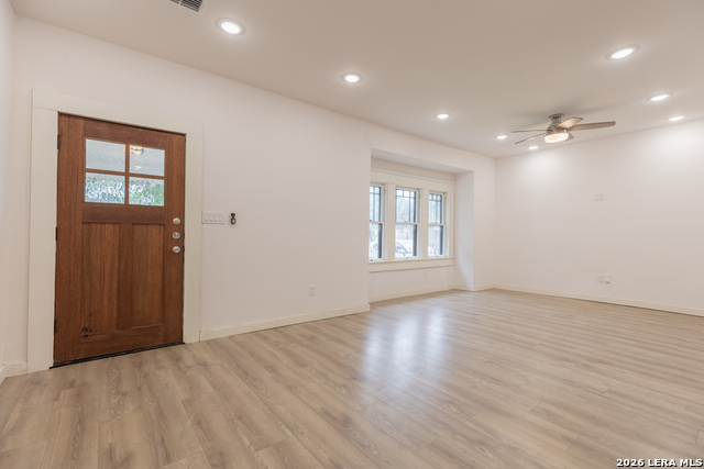 1010 Burnet St Property Photo 5