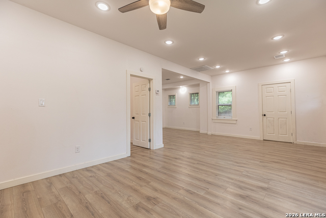 1010 Burnet St Property Photo 7