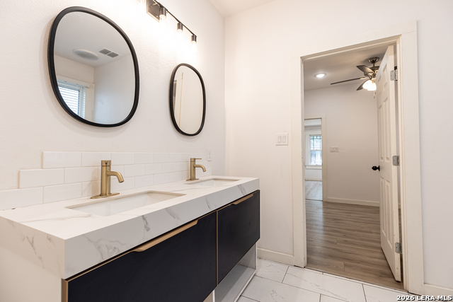 1010 Burnet St Property Photo 19