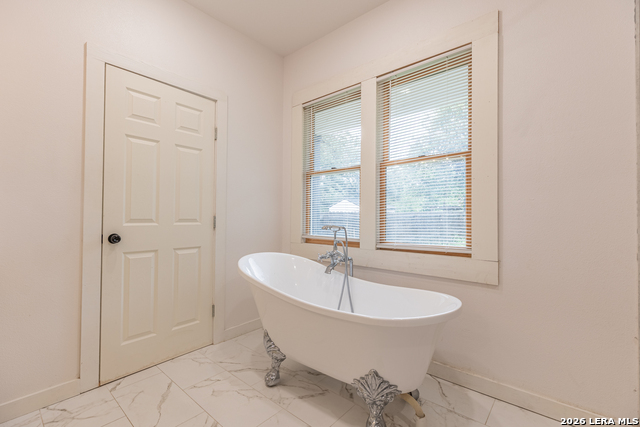 1010 Burnet St Property Photo 27