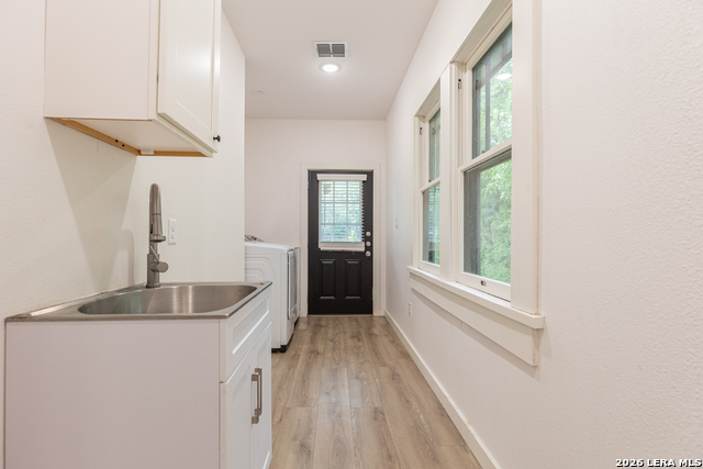 1010 Burnet St Property Photo 32