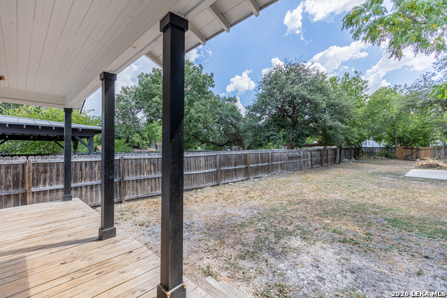 1010 Burnet St Property Photo 34