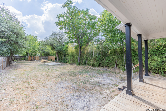 1010 Burnet St Property Photo 35