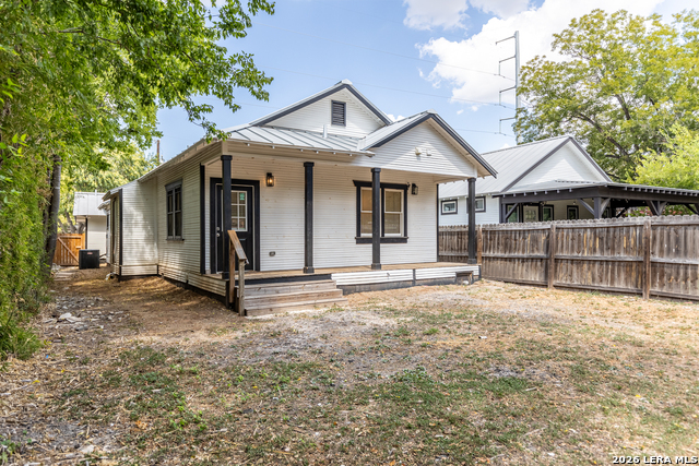 1010 Burnet St Property Photo 37