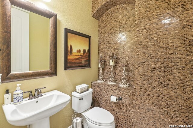 28718 Front Gate Property Photo 8