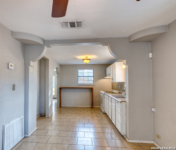 1231 N High St Property Photo 9
