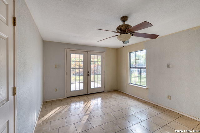 1231 N High St Property Photo 18