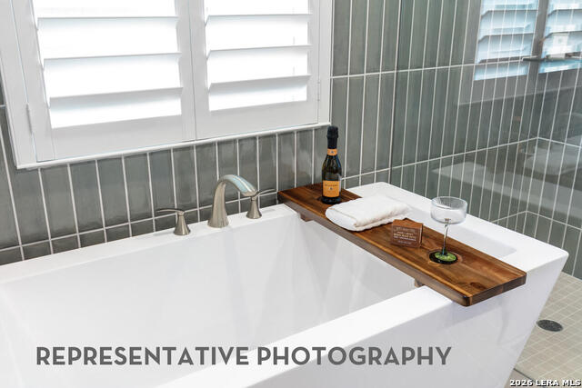 112 Rainwater Creek Property Photo 19