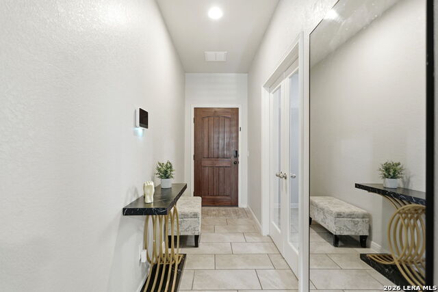 529 Saddle Gln Property Photo 4
