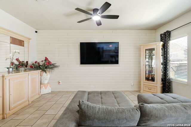 529 Saddle Gln Property Photo 8